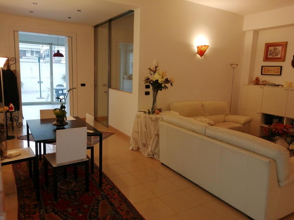 Вилла Casa Lauretta - Terrazza - Garage Wifi E Bici Gratuite Лечче Экстерьер фото