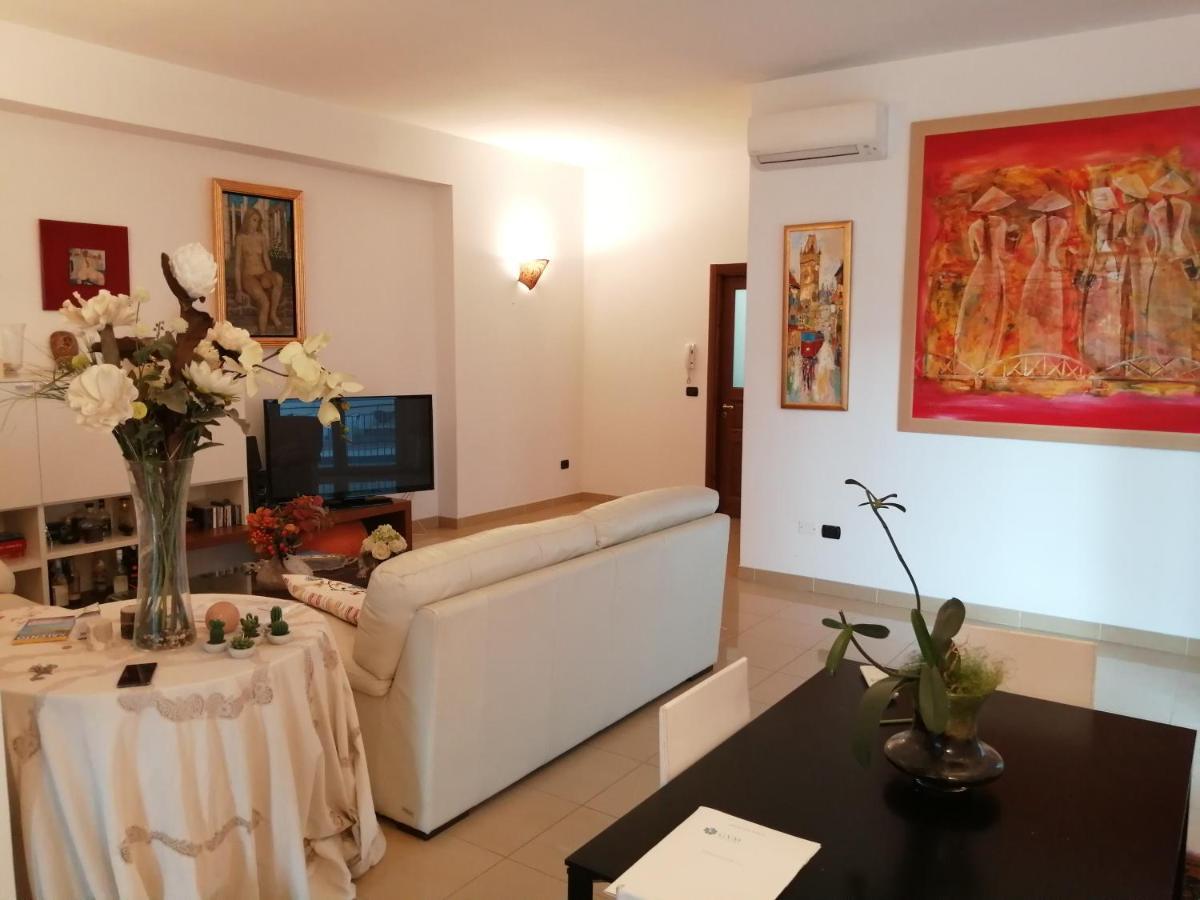 Вилла Casa Lauretta - Terrazza - Garage Wifi E Bici Gratuite Лечче Экстерьер фото